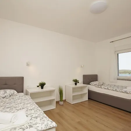 Vista Apartment *