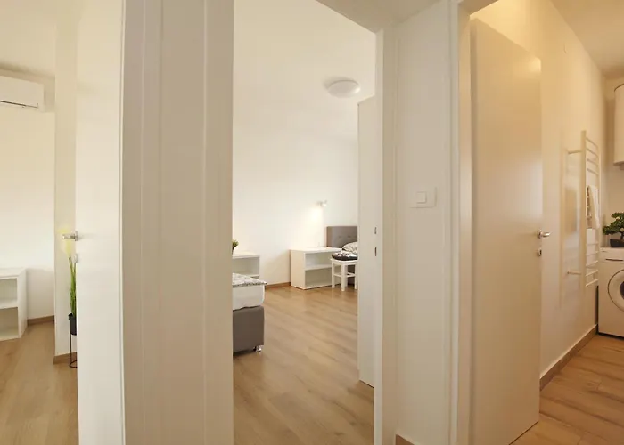 Vista 아파트 풀라